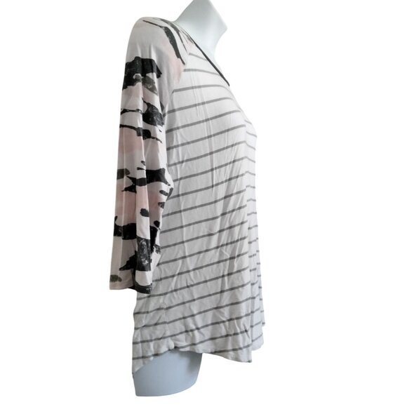 Maurices 24/7 Womens XXL Striped Top With Camo Raglan Sleeves Lightweight - Picture 3 of 8